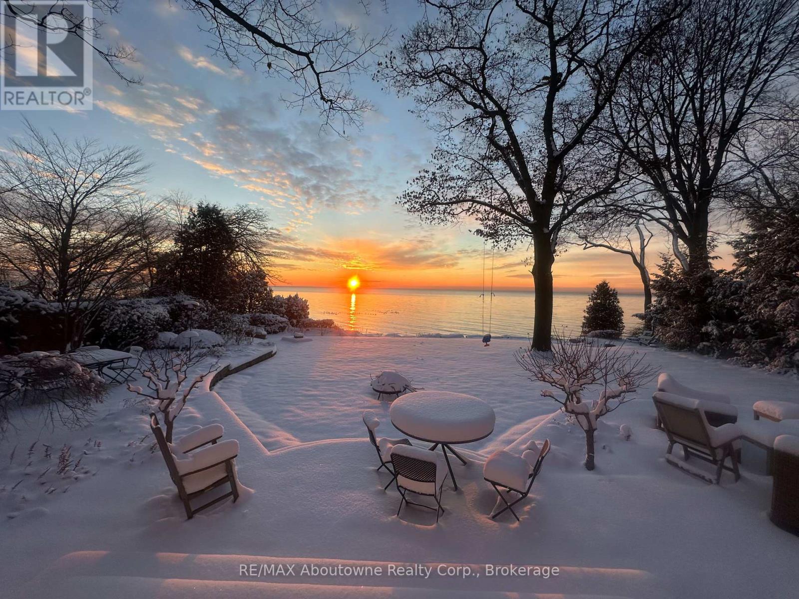 350 King Street, Oakville, Ontario  L6J 1C2 - Photo 2 - W12698652