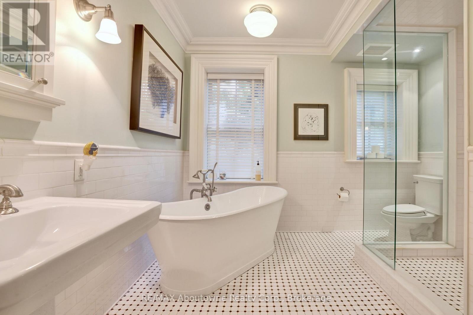 350 King Street, Oakville, Ontario  L6J 1C2 - Photo 35 - W12698652