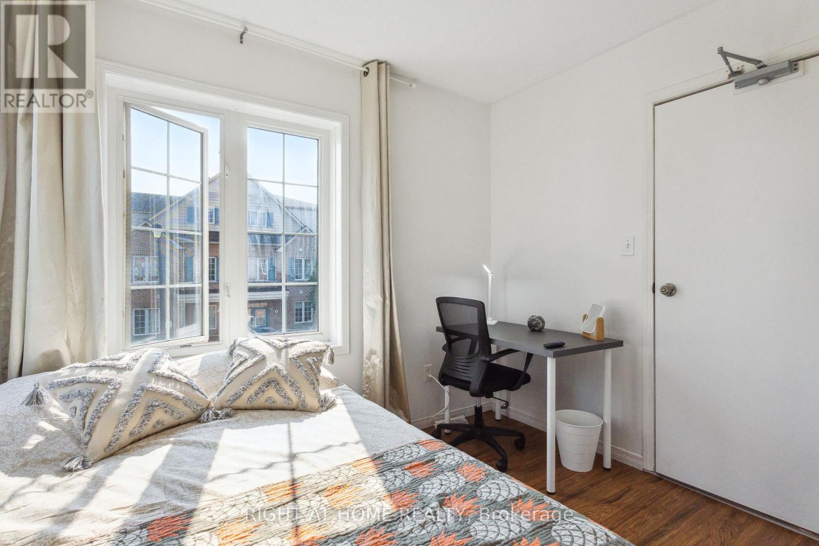 3 Herzberg Gardens, Toronto, Ontario  M3J 3P5 - Photo 10 - W12702240