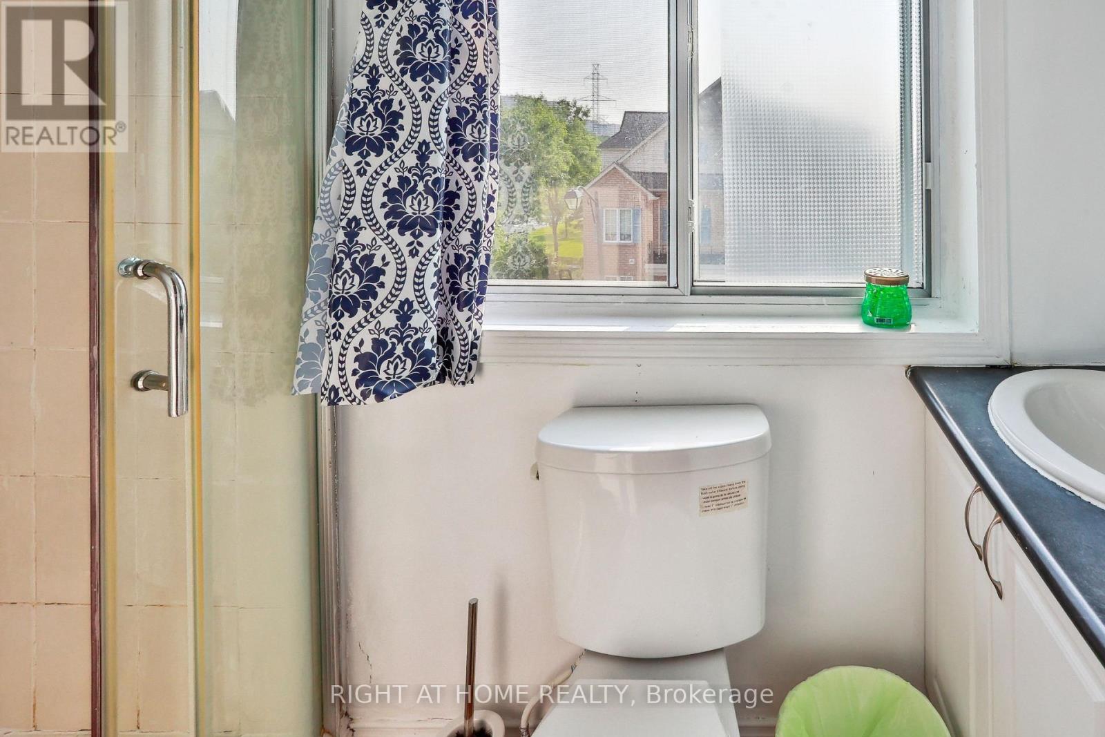 3 Herzberg Gardens, Toronto, Ontario  M3J 3P5 - Photo 18 - W12702240