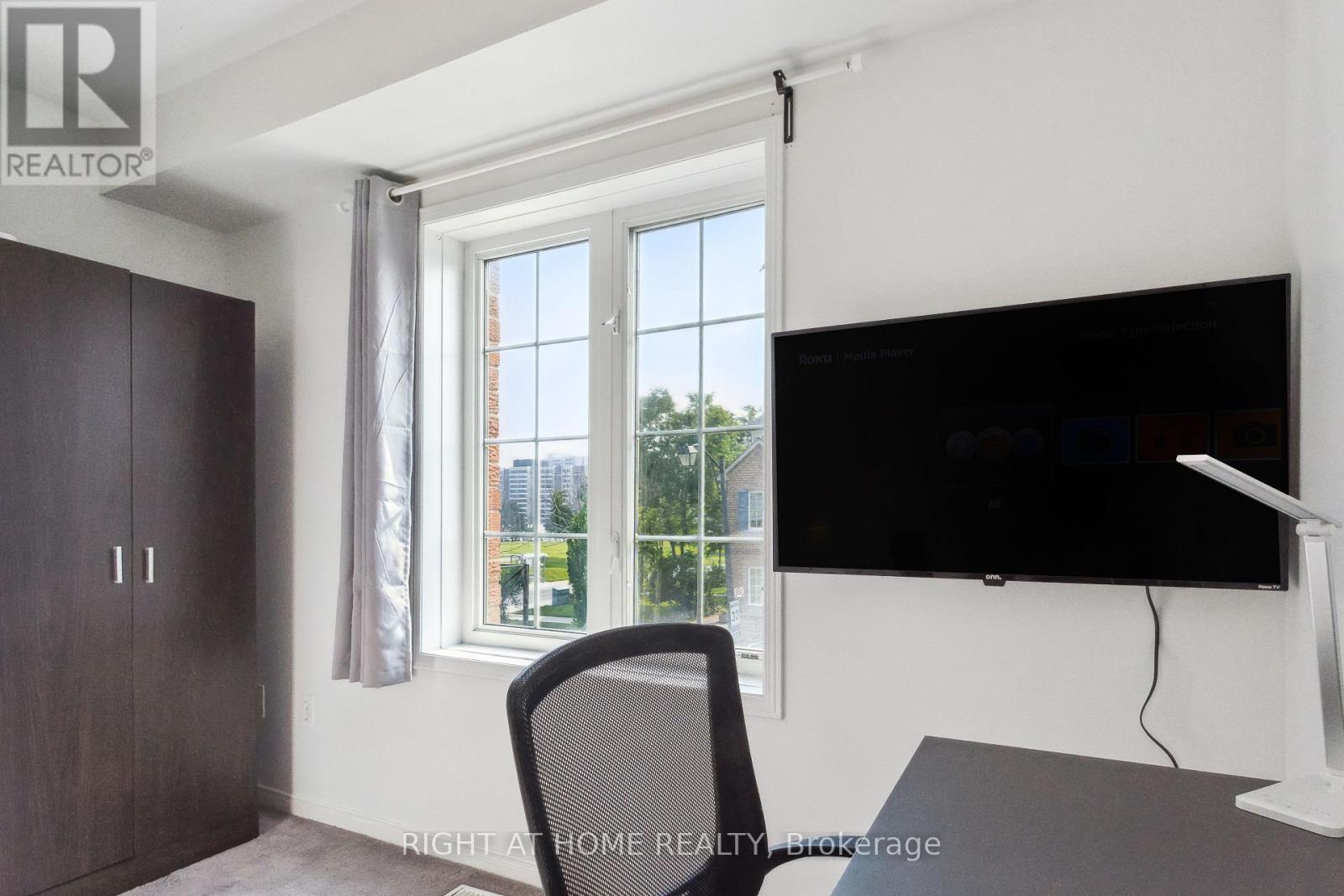 3 Herzberg Gardens, Toronto, Ontario  M3J 3P5 - Photo 9 - W12702240