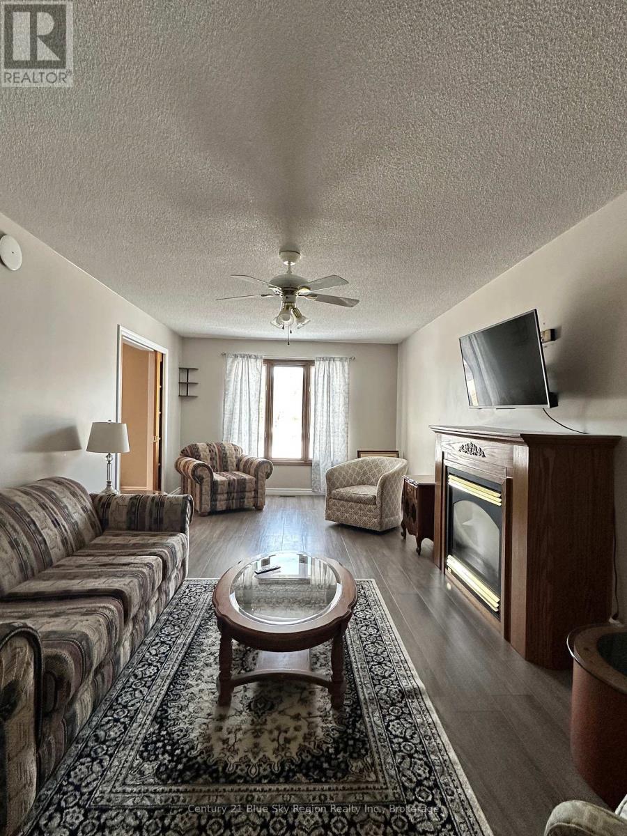 391 Mattawan Street, Mattawa, Ontario  P0H 1V0 - Photo 3 - X12702330