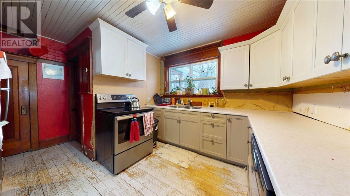 1 Blake Street, Little Current, Ontario  P0P 1K0 - Photo 10 - 2125983