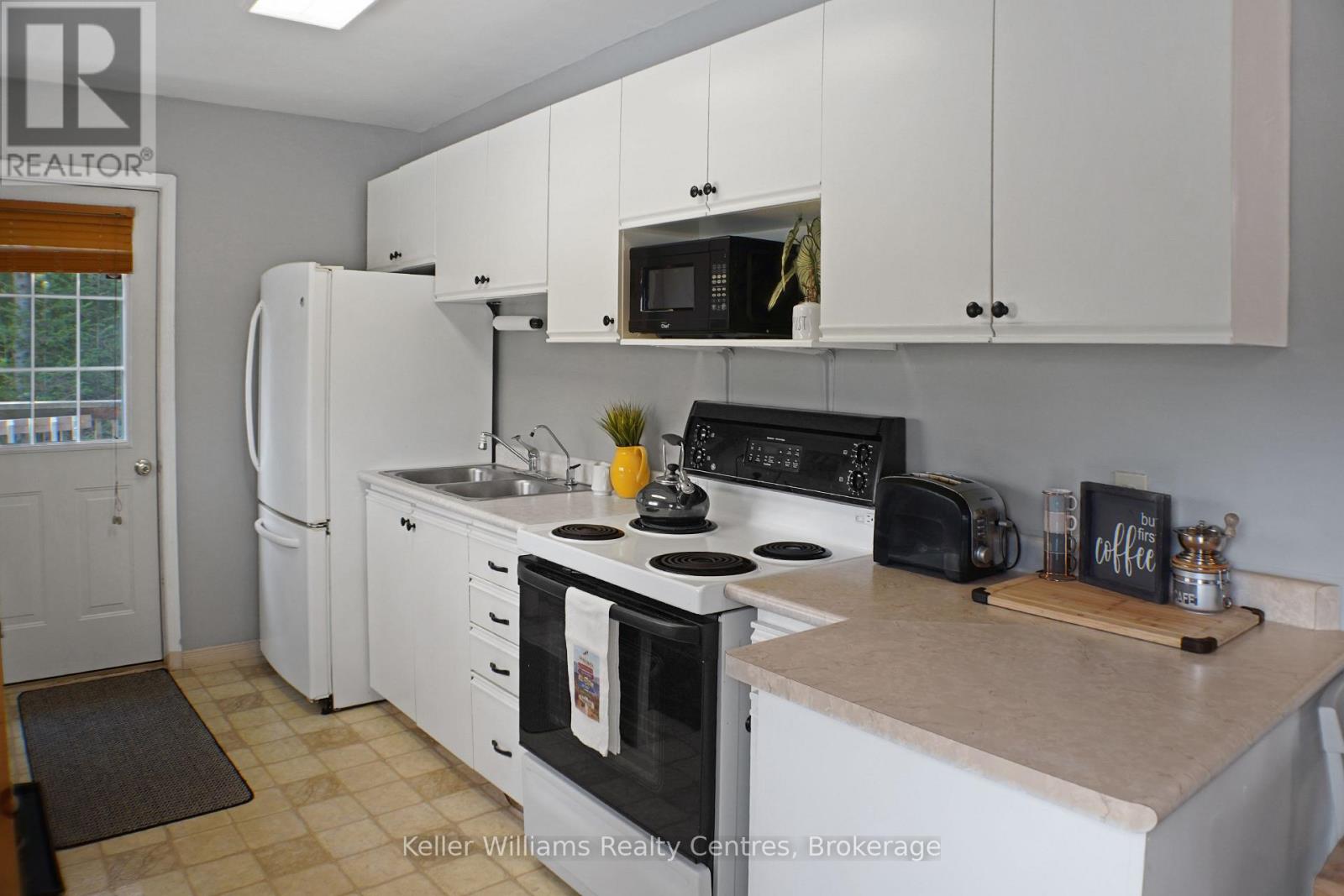 226 Ogimah Road, South Bruce Peninsula, Ontario  N0H 2T0 - Photo 13 - X12702302