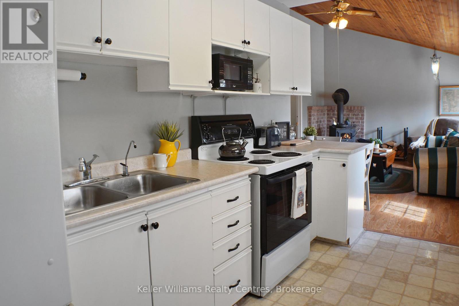 226 Ogimah Road, South Bruce Peninsula, Ontario  N0H 2T0 - Photo 14 - X12702302