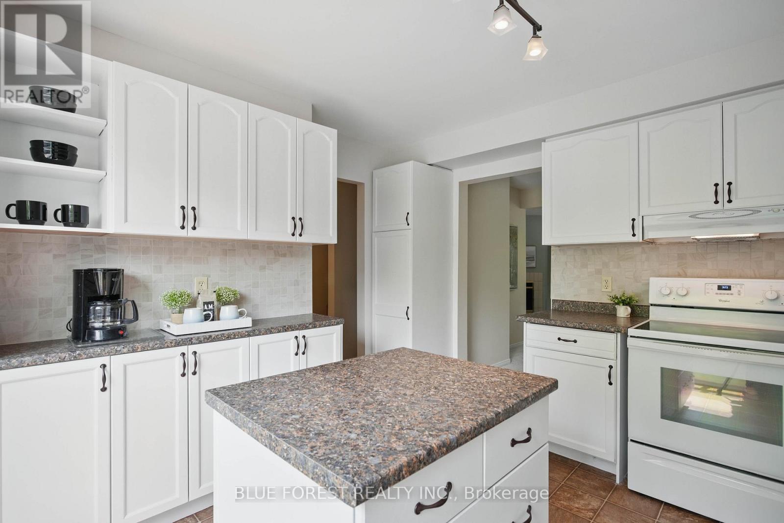 82 - 1990 Wavell Street, London East, Ontario  N5V 4N5 - Photo 7 - X12702344