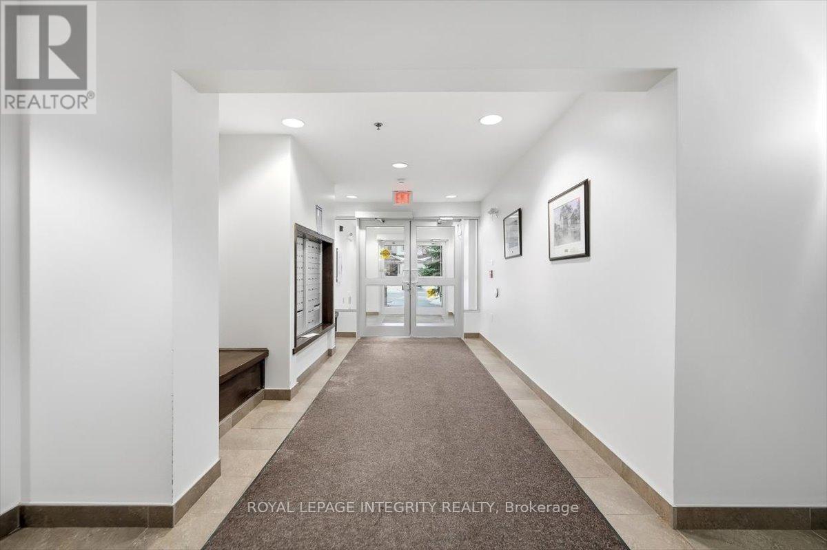 303 - 151 Potts Private, Ottawa, Ontario  K4A 0V7 - Photo 2 - X12702316