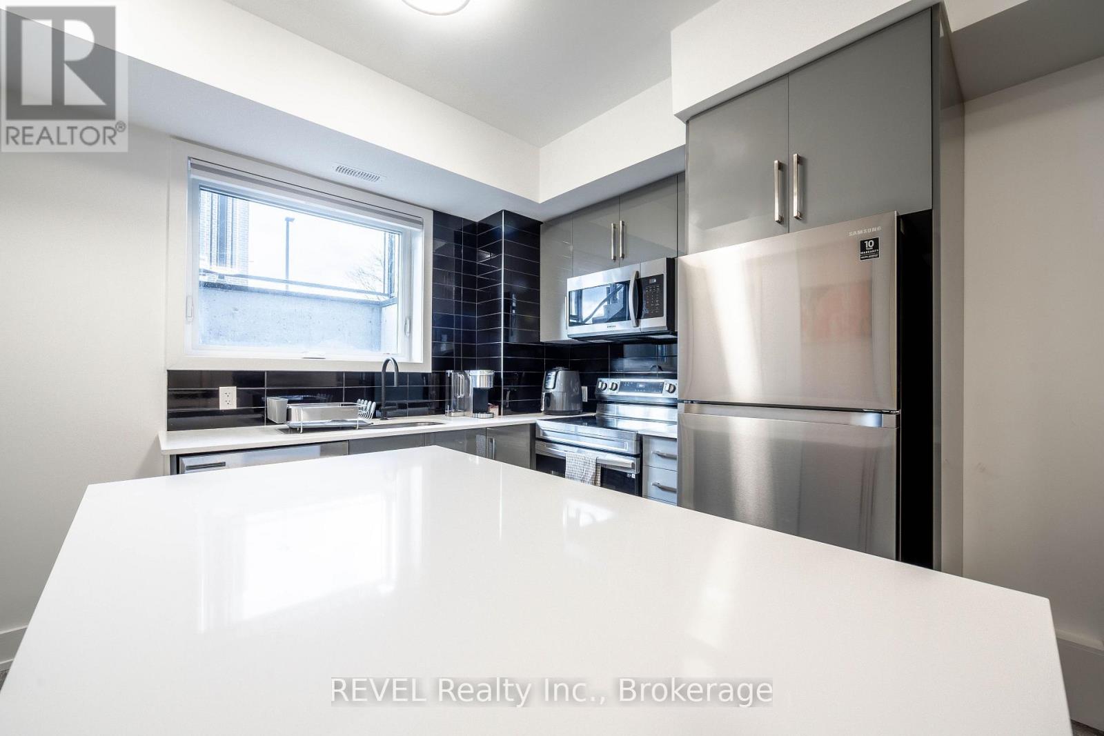 114 - 6065 Mcleod Road, Niagara Falls, Ontario  L2G 0Z7 - Photo 5 - X12702278