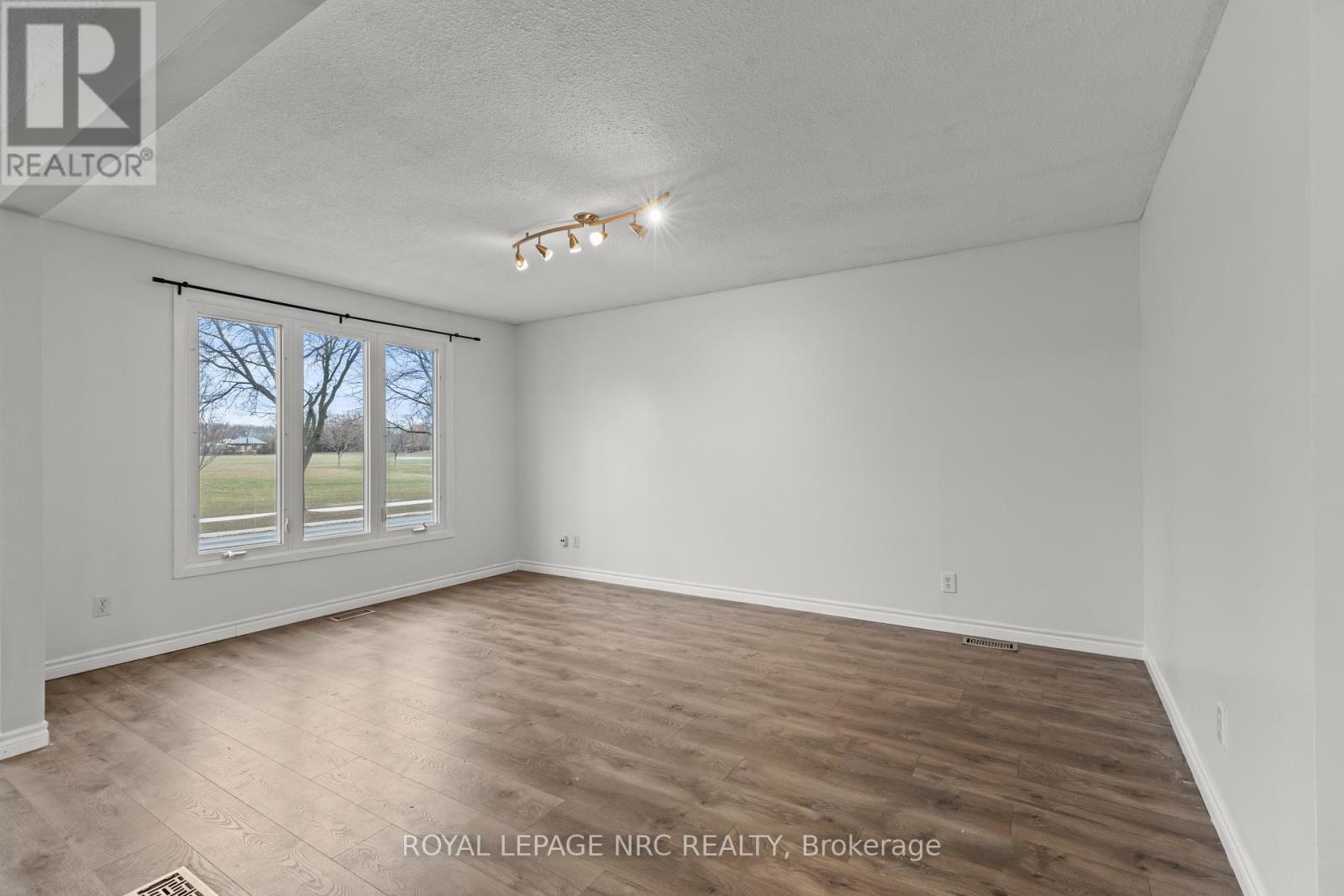 5698 Heritage Drive, Niagara Falls (Church's Lane), Ontario  L2J 3L2 - Photo 7 - X12702290