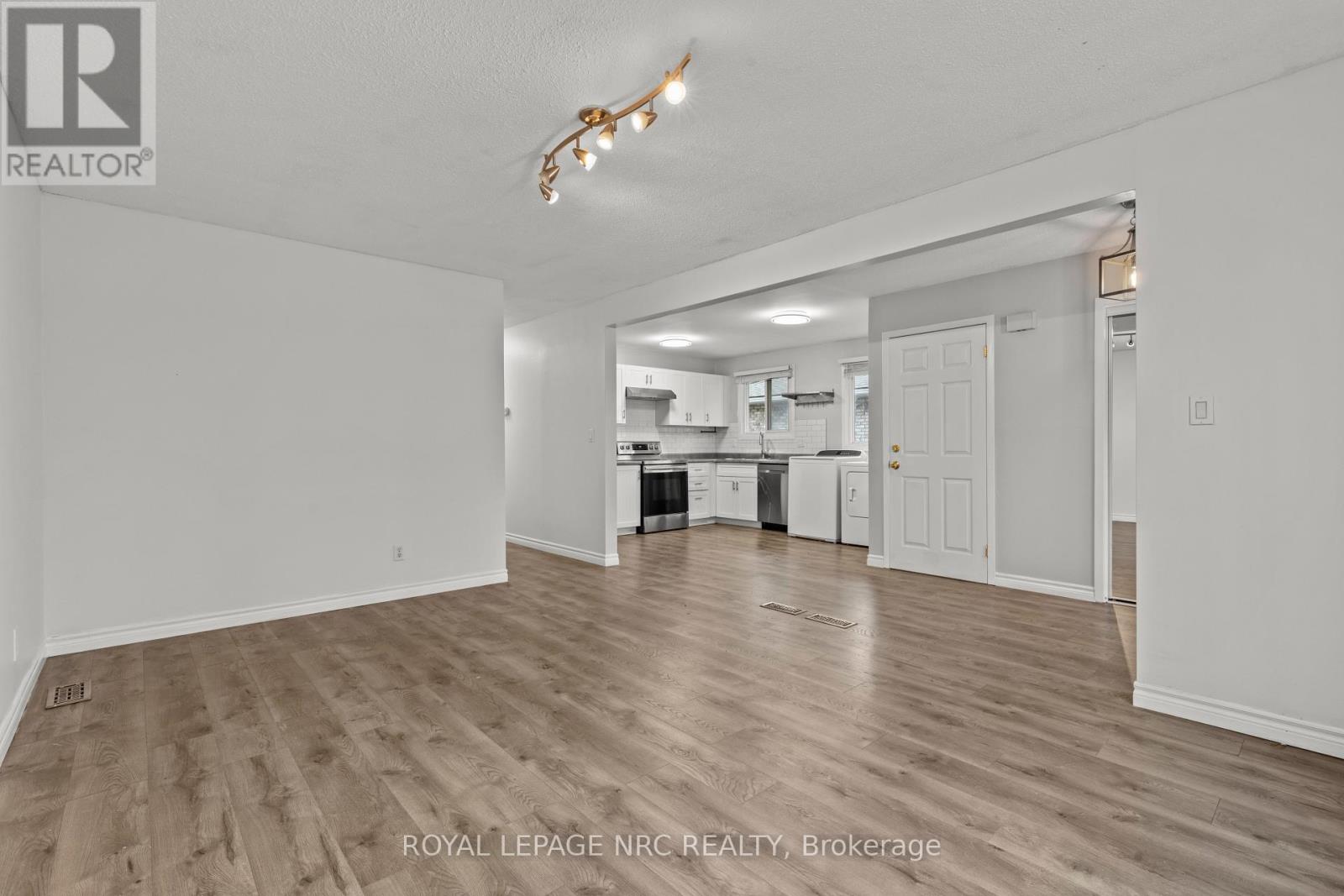 5698 Heritage Drive, Niagara Falls (Church's Lane), Ontario  L2J 3L2 - Photo 8 - X12702290