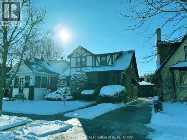 MLS# 25030638: 2333 CHILVER, Windsor, Canada