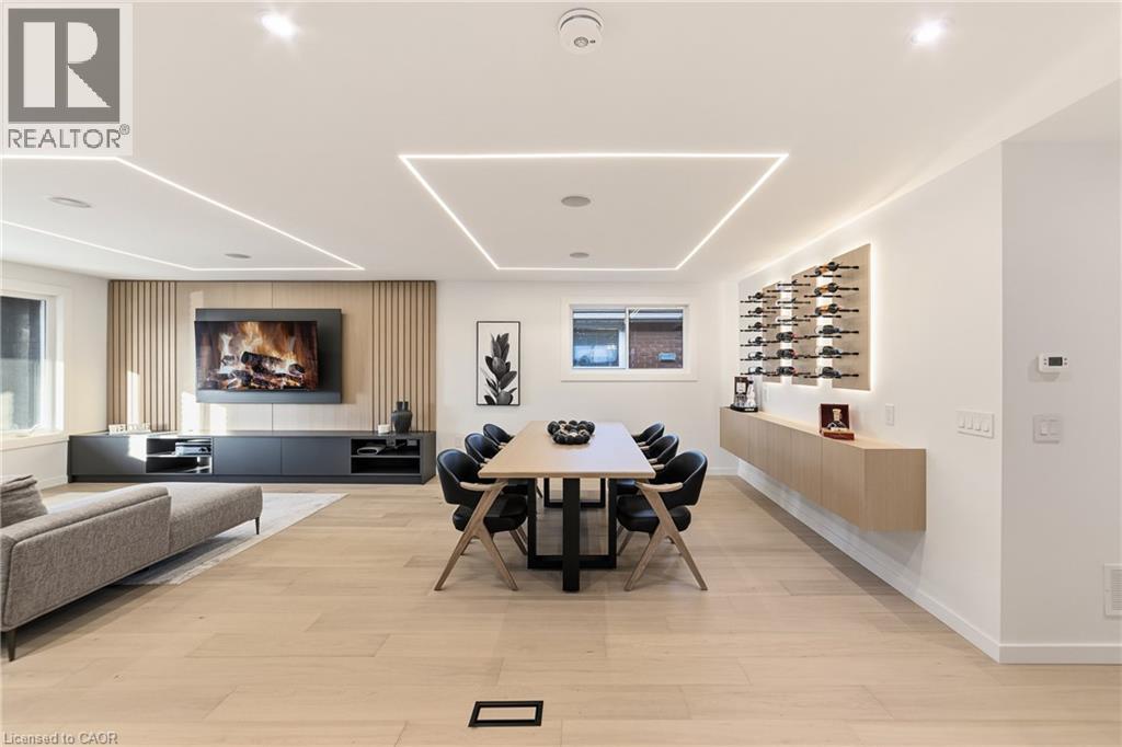 146 KENORA Avenue, Hamilton, Ontario