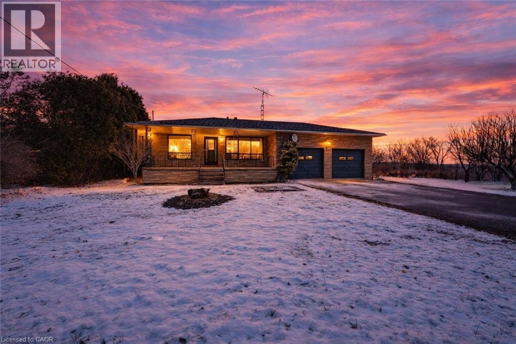 240 MUD Street W, Grimsby, Ontario