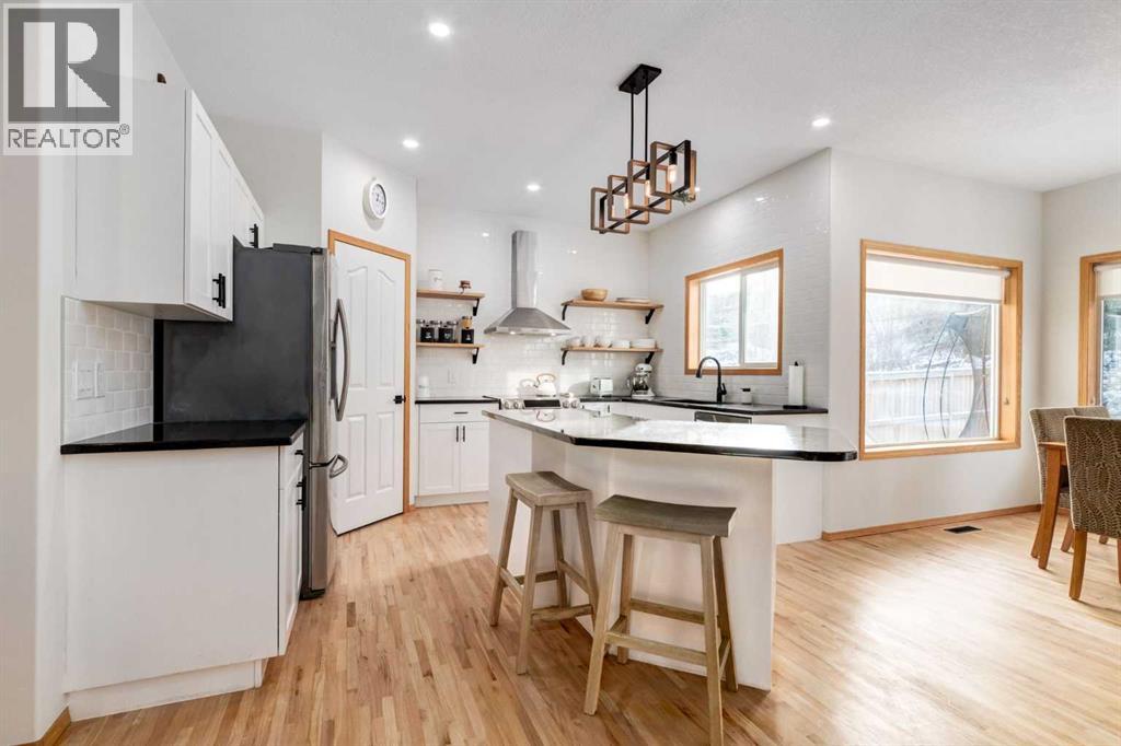 13 Bow Ridge Link, Cochrane, Alberta  T4C 1V7 - Photo 2 - A2276047