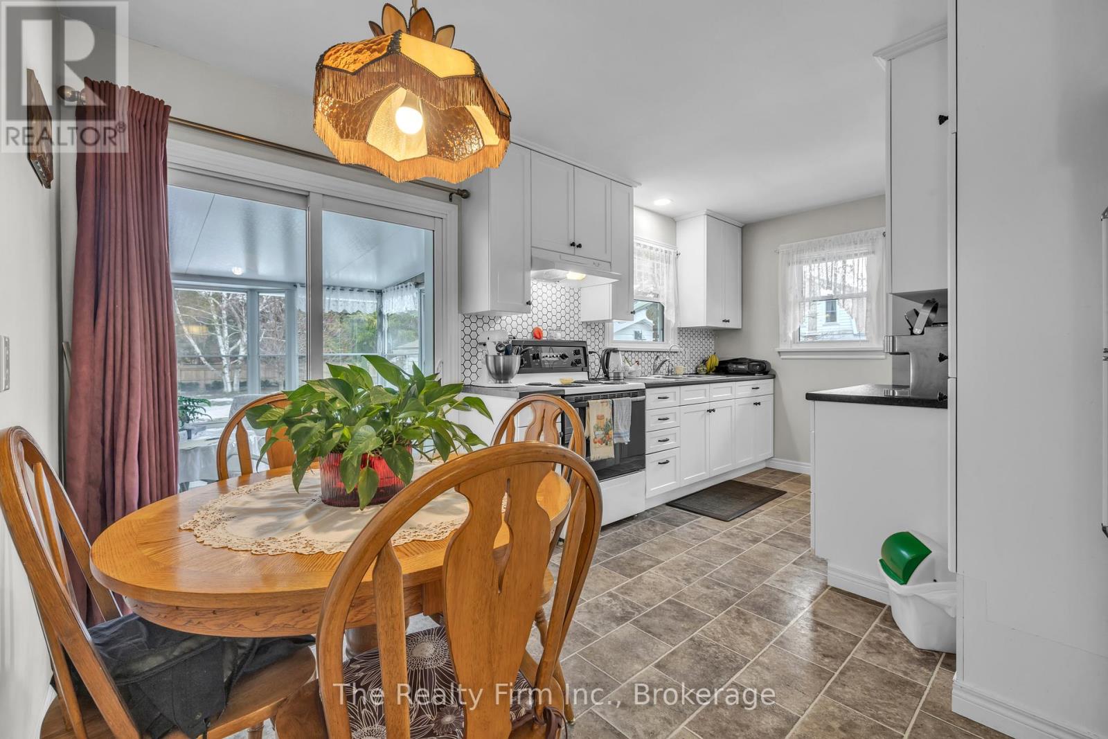 156 Victoria Street N, Woodstock, Ontario  N4S 6V9 - Photo 3 - X12702242