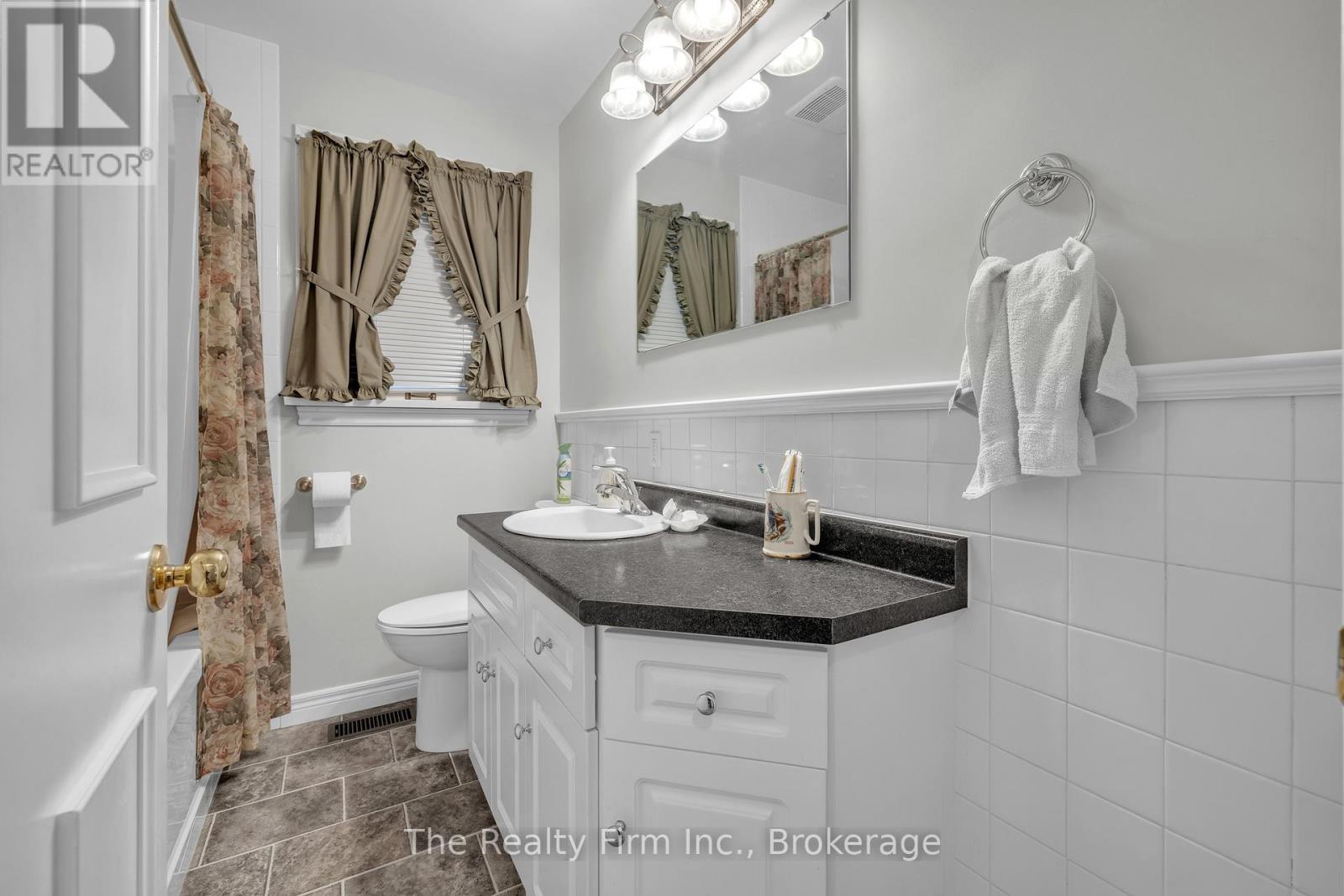 156 Victoria Street N, Woodstock, Ontario  N4S 6V9 - Photo 6 - X12702242