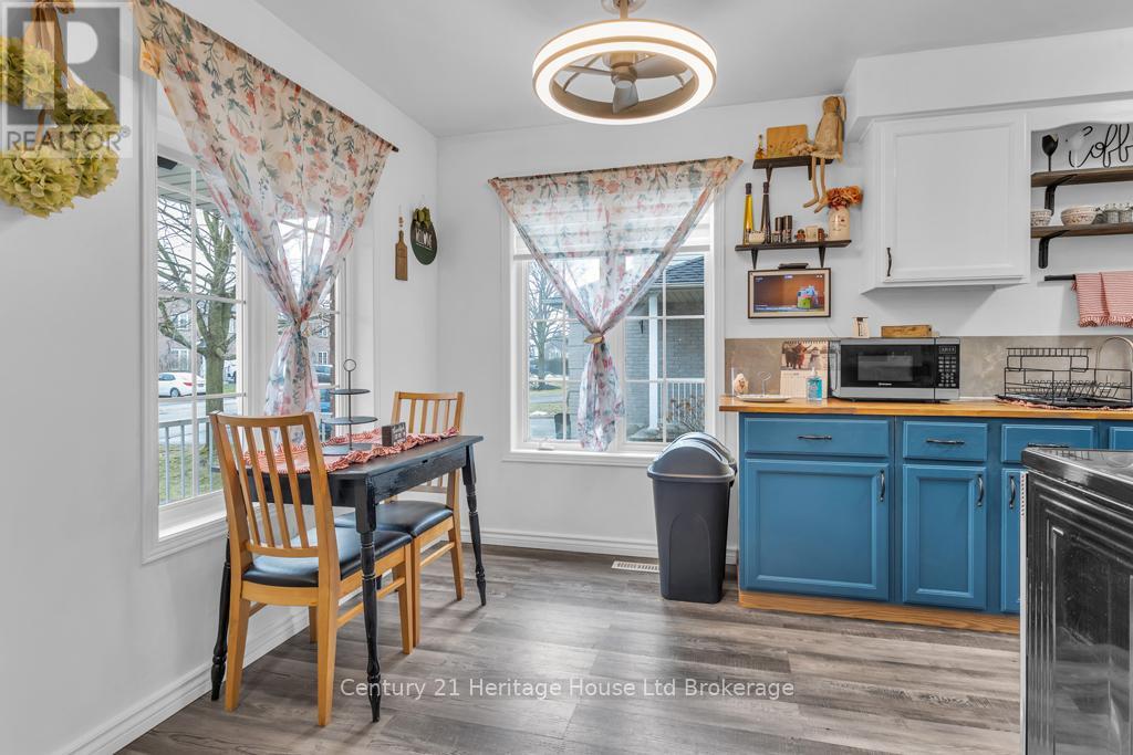 23 Tulip Drive, Tillsonburg, Ontario  N4G 5S5 - Photo 9 - X12702270