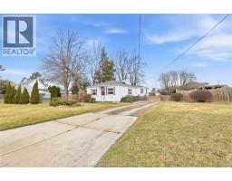 16 MCCALLUM AVENUE, Kingsville, Ontario