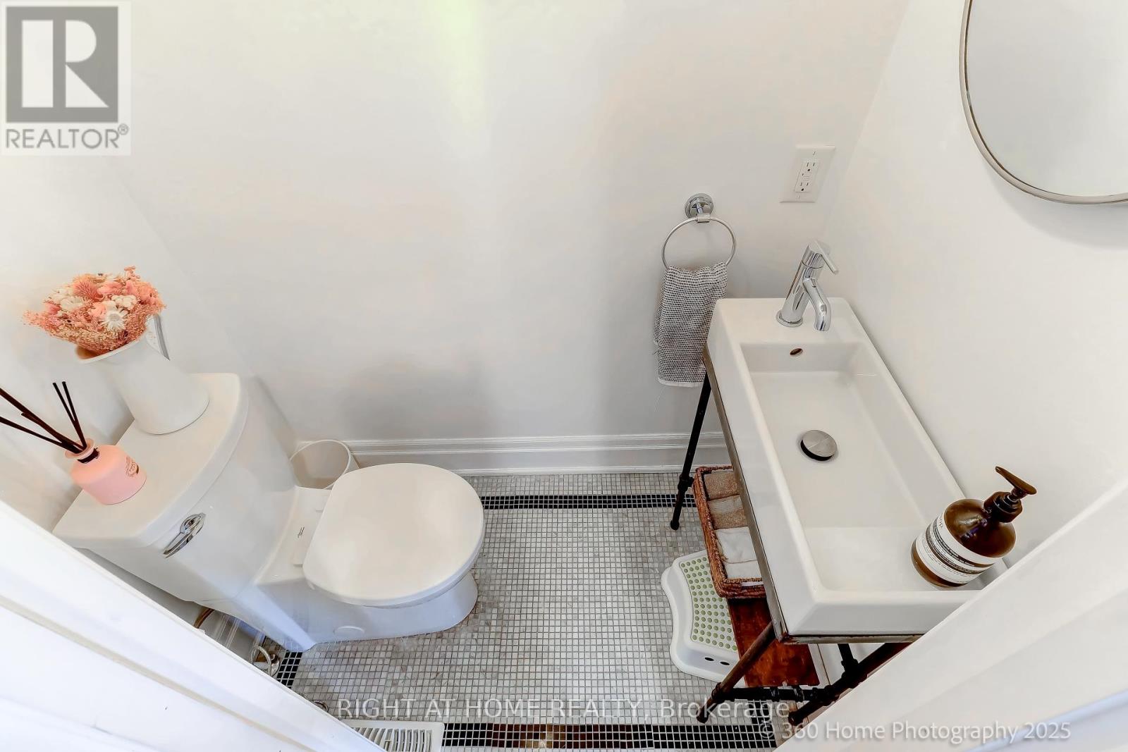 529 Dupont Street, Toronto, Ontario  M6G 1Y8 - Photo 5 - C12702244