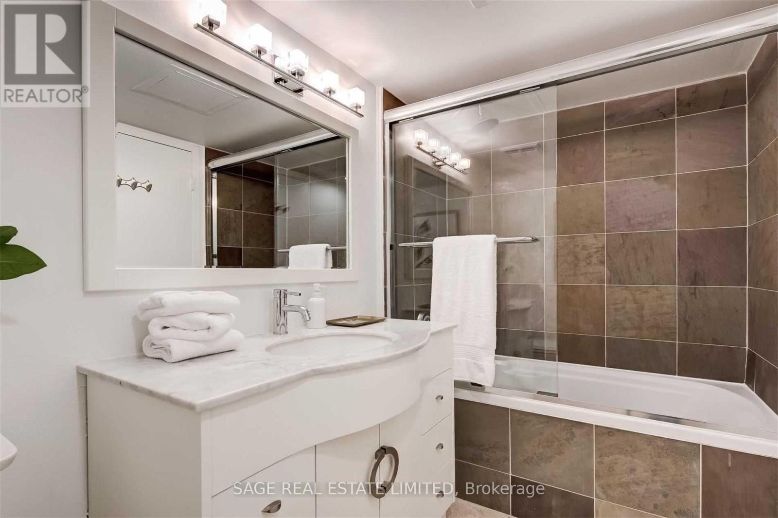 1113 - 388 Richmond Street W, Toronto, Ontario  M5V 3P1 - Photo 13 - C12702260