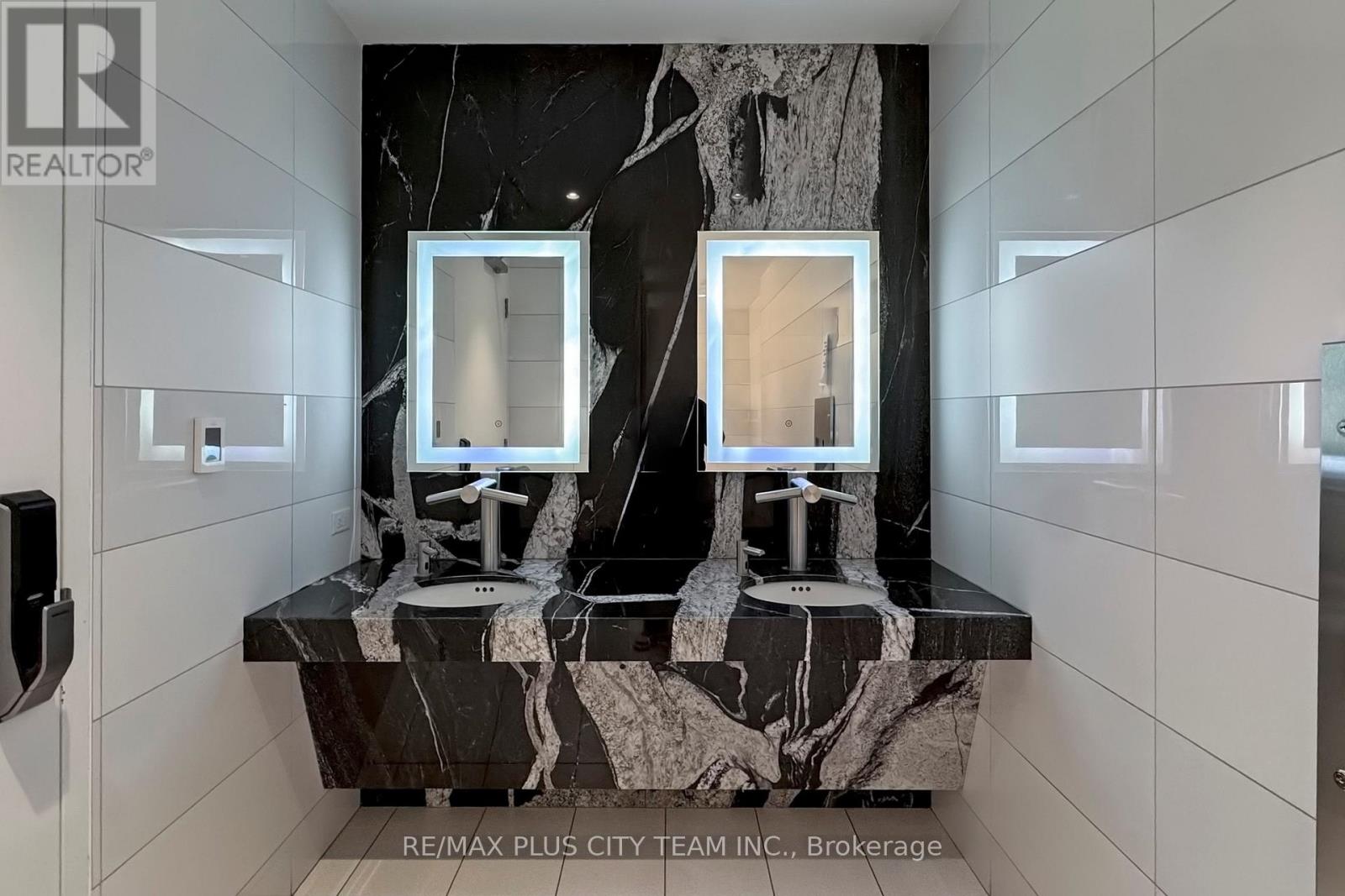 505 - 7 St. Thomas Street, Toronto, Ontario  M5S 2B7 - Photo 18 - C12702264