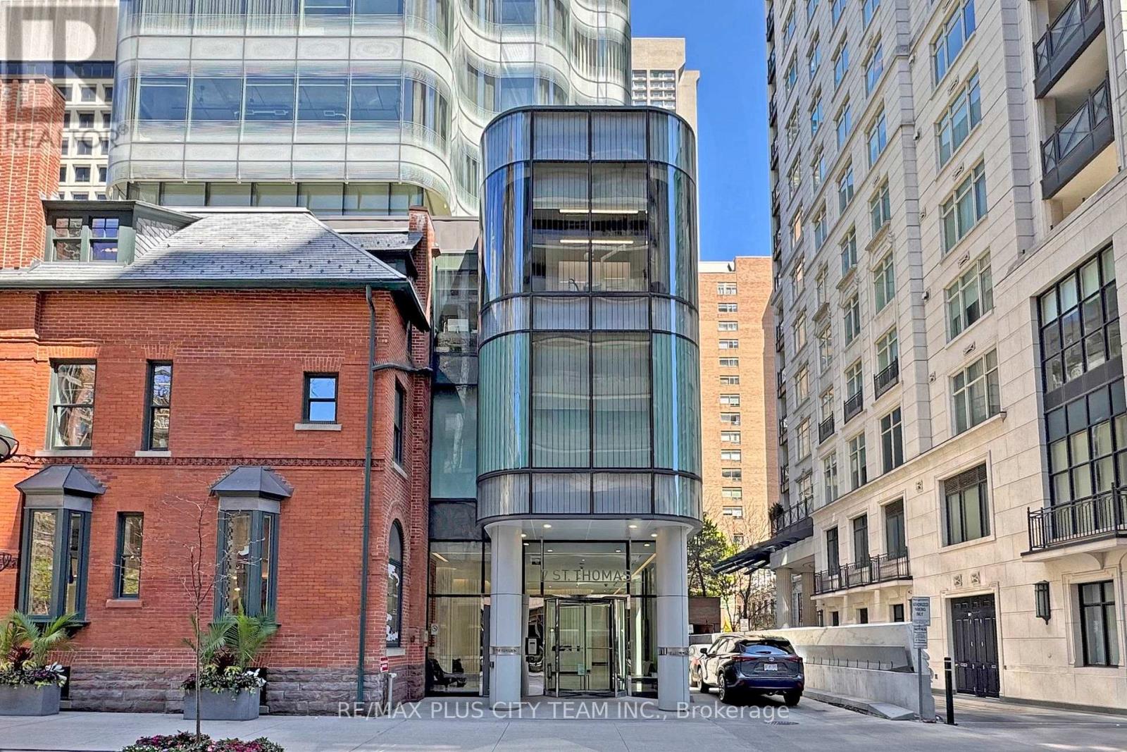 505 - 7 St. Thomas Street, Toronto, Ontario  M5S 2B7 - Photo 2 - C12702264