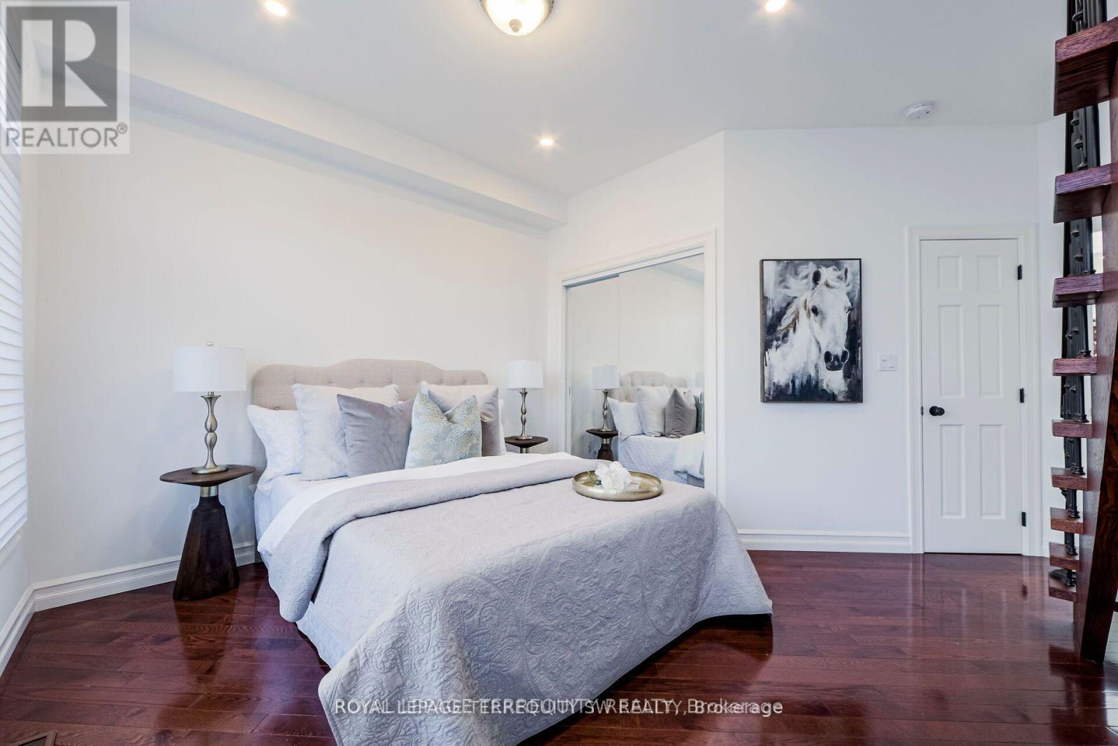 329 Lippincott Street, Toronto, Ontario  M5S 2P6 - Photo 13 - C12702294