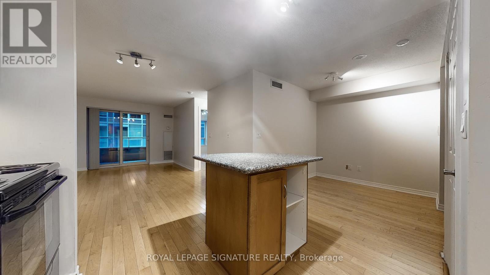 1030 - 250 Wellington Street W, Toronto, Ontario  M5V 3P6 - Photo 7 - C12702346