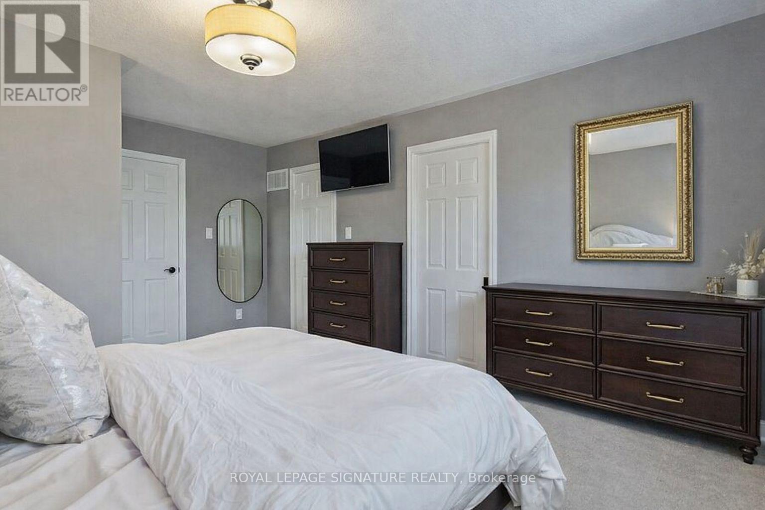 Main - 2129 Glenfield Road, Oakville, Ontario  L6M 3S4 - Photo 5 - W12691452