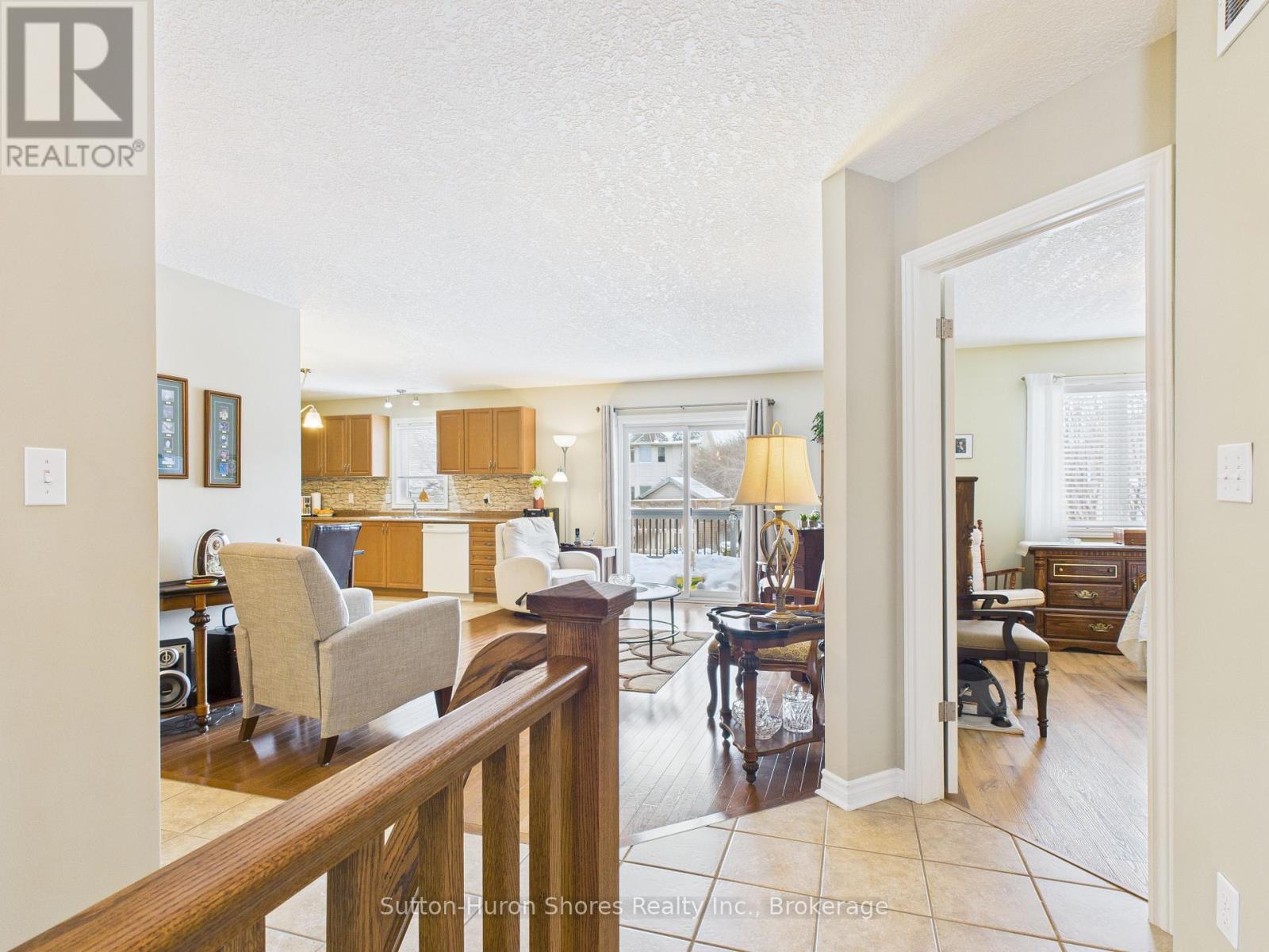 873 Sumpton Street, Saugeen Shores, Ontario  N0H 2C2 - Photo 19 - X12701612