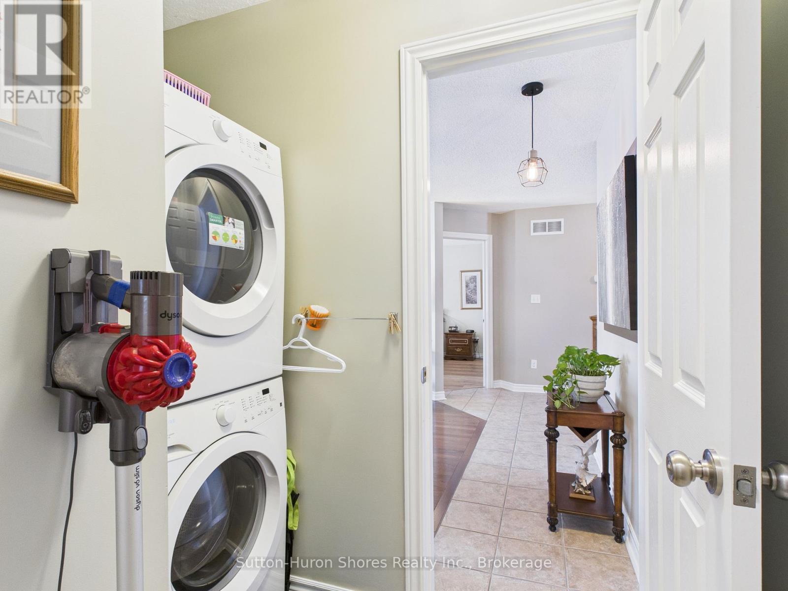 873 Sumpton Street, Saugeen Shores, Ontario  N0H 2C2 - Photo 16 - X12701612