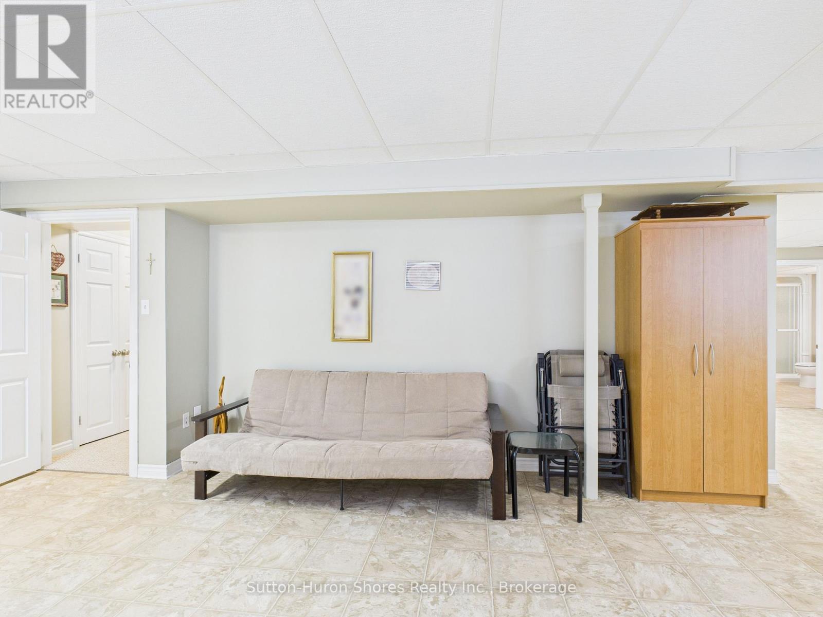 873 Sumpton Street, Saugeen Shores, Ontario  N0H 2C2 - Photo 28 - X12701612