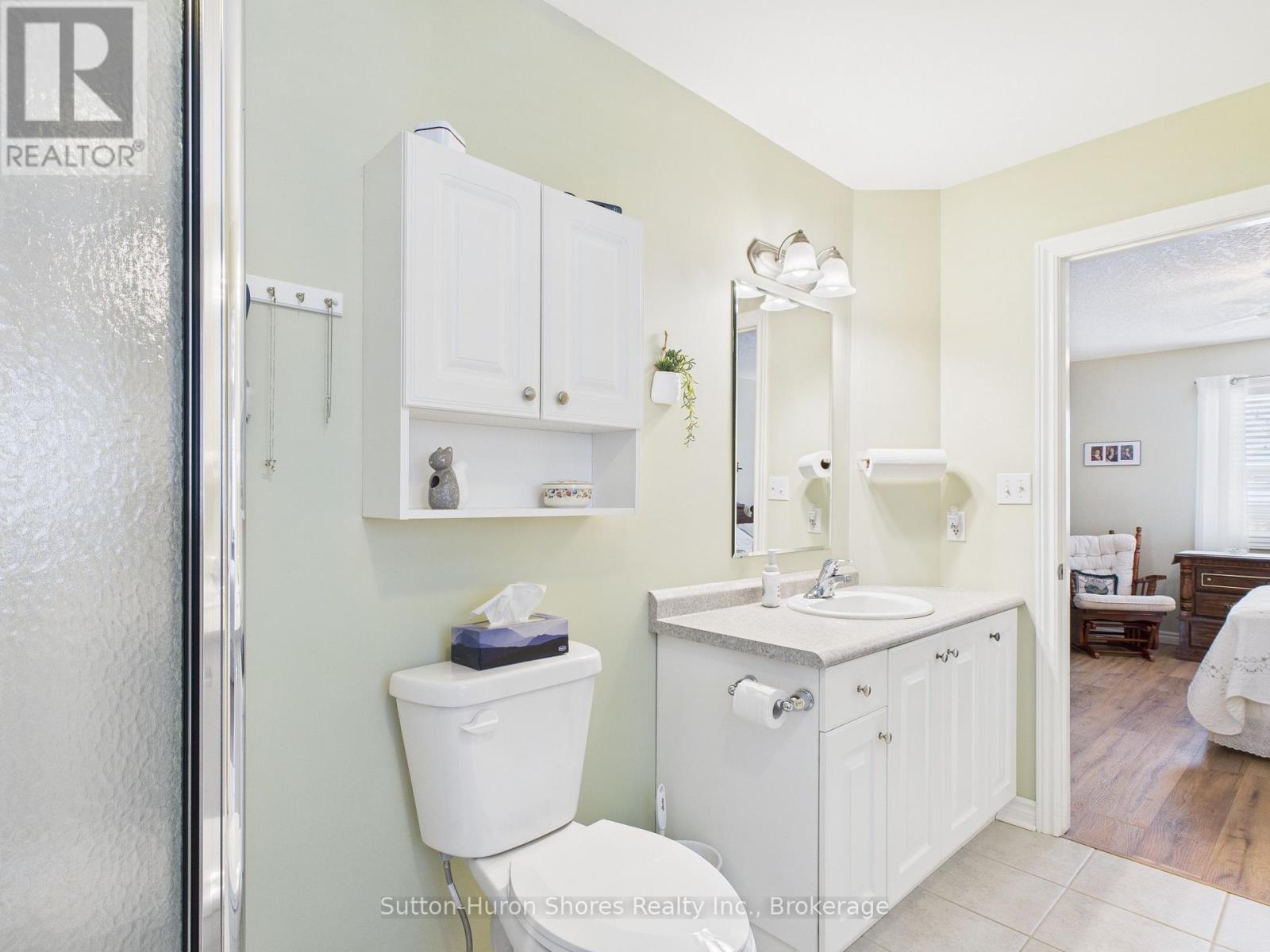 873 Sumpton Street, Saugeen Shores, Ontario  N0H 2C2 - Photo 24 - X12701612