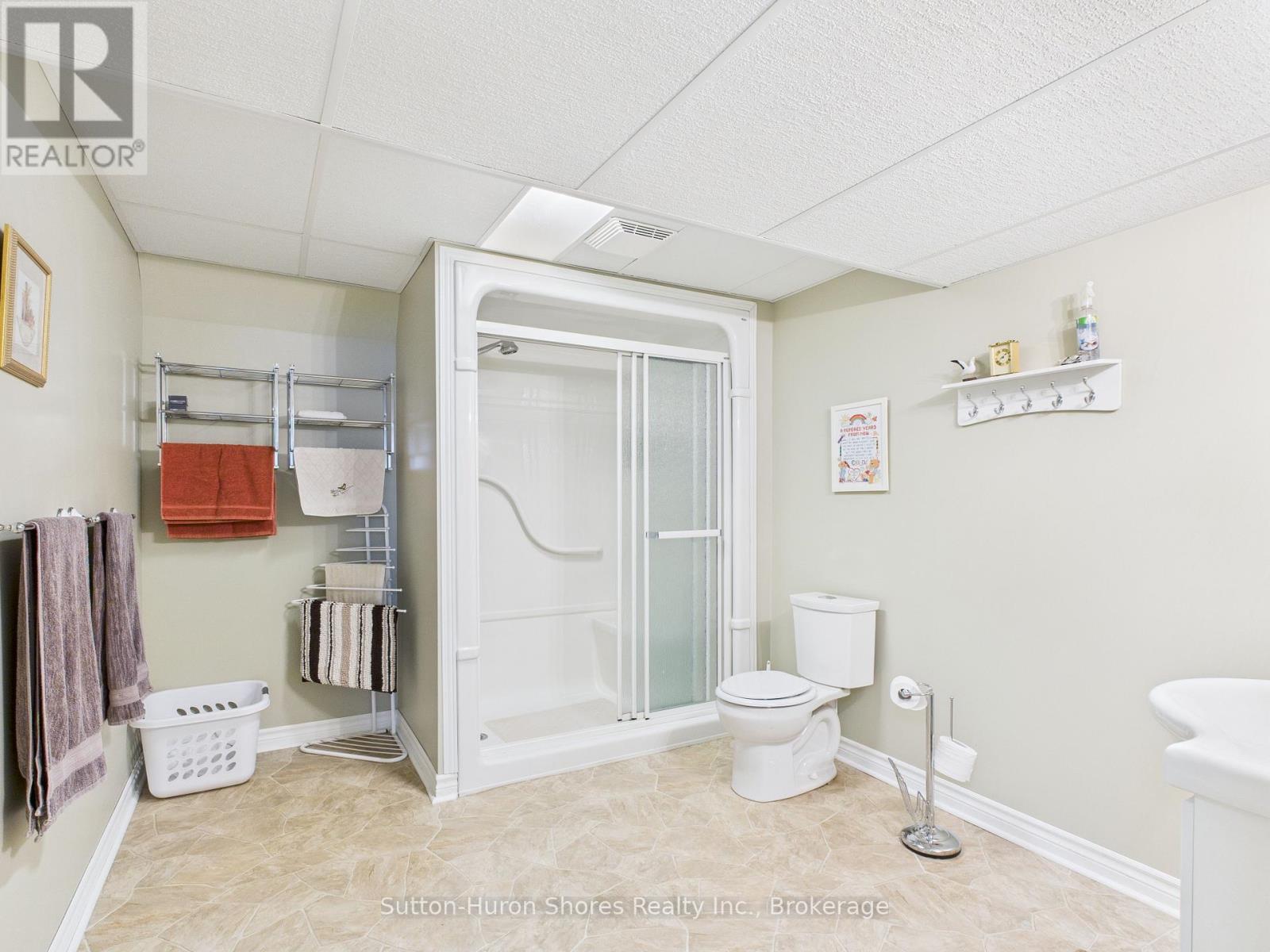 873 Sumpton Street, Saugeen Shores, Ontario  N0H 2C2 - Photo 36 - X12701612