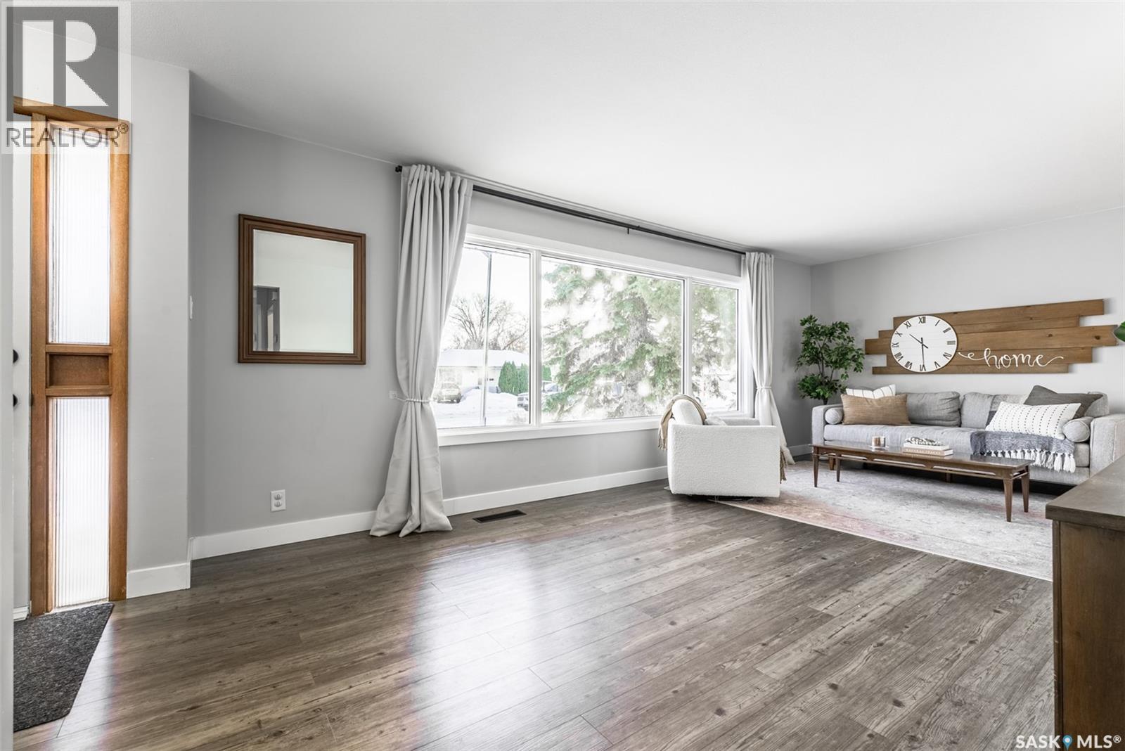 2616 Haultain Avenue, Saskatoon, Saskatchewan  S7J 1R6 - Photo 2 - SK026891