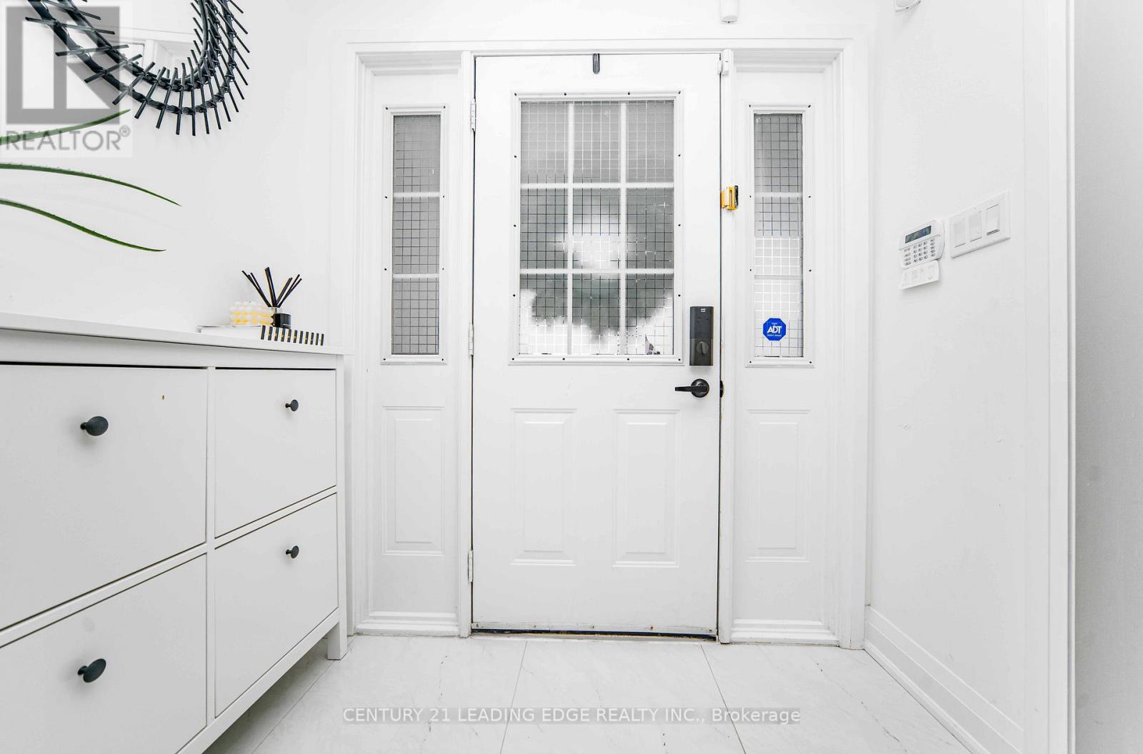 37 Landsdown Crescent, Markham, Ontario  L6E 1M6 - Photo 14 - N12702276