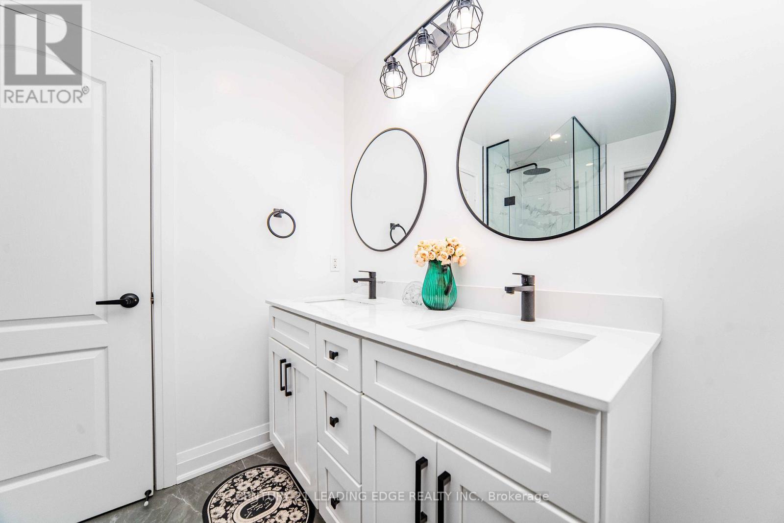 37 Landsdown Crescent, Markham, Ontario  L6E 1M6 - Photo 24 - N12702276