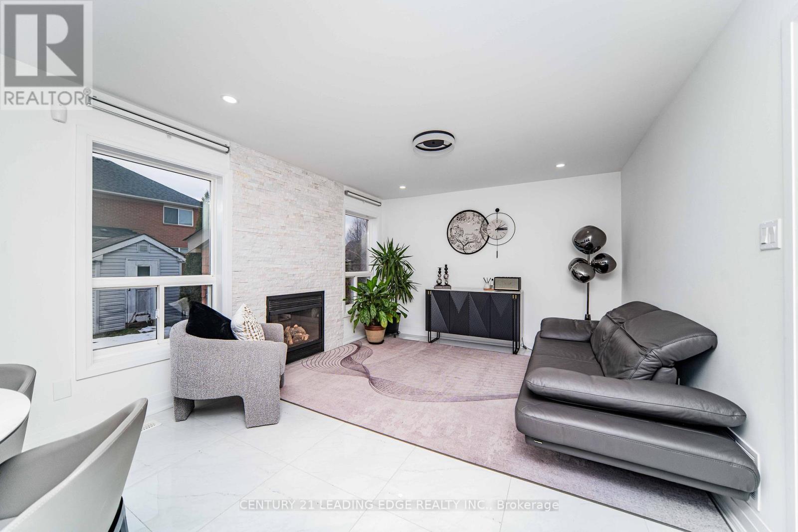 37 Landsdown Crescent, Markham, Ontario  L6E 1M6 - Photo 8 - N12702276