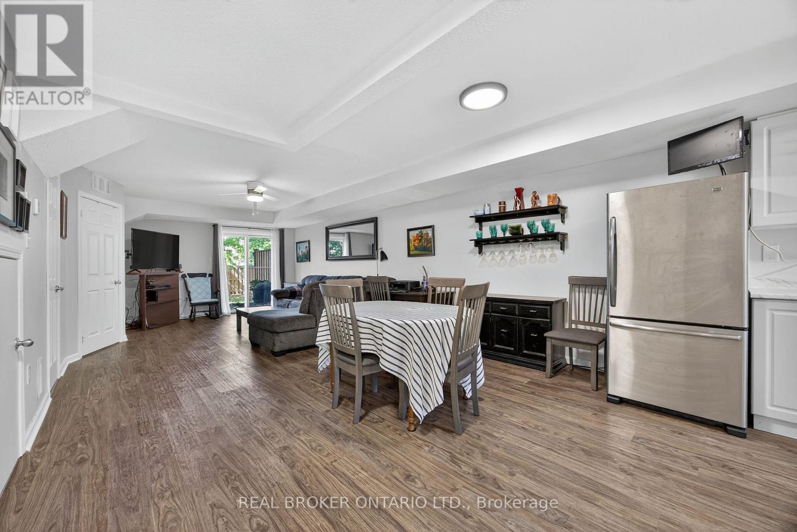 1 - 237 Ferndale Drive S, Barrie (Ardagh), Ontario  L4N 0T6 - Photo 8 - S12702252