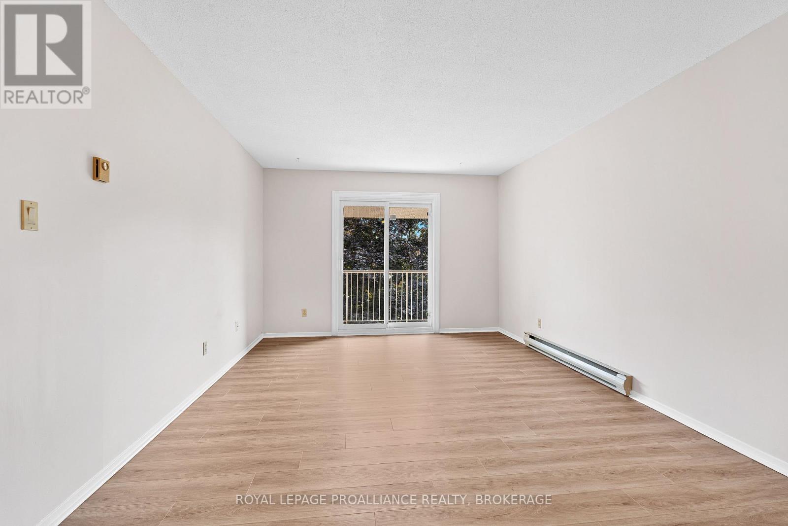 302 - 573 Armstrong Road, Kingston, Ontario  K7M 8J8 - Photo 10 - X12702590