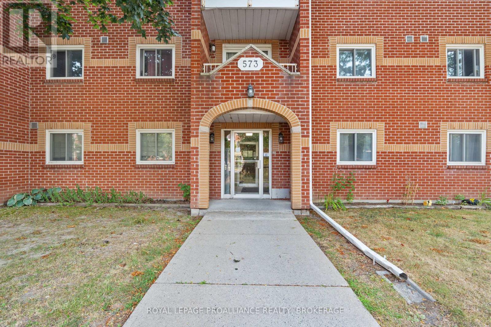 302 - 573 Armstrong Road, Kingston, Ontario  K7M 8J8 - Photo 3 - X12702590