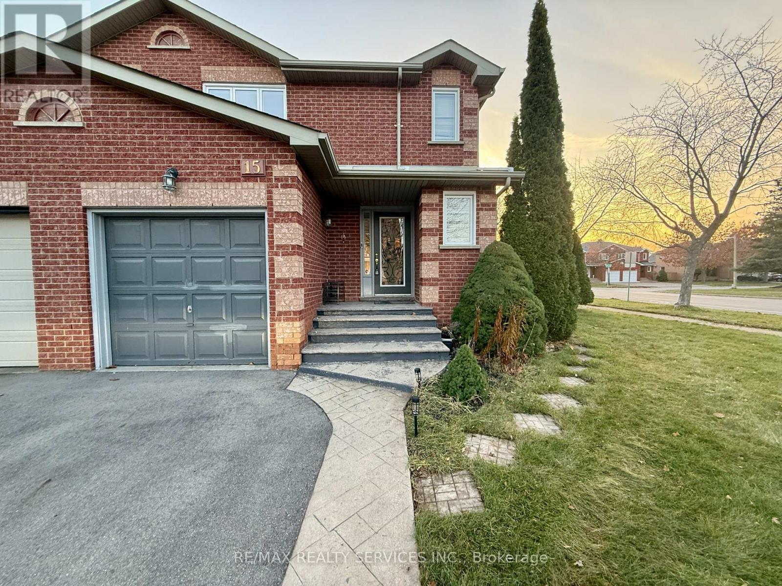 15 INVERHURON TRAIL, Oakville, Ontario