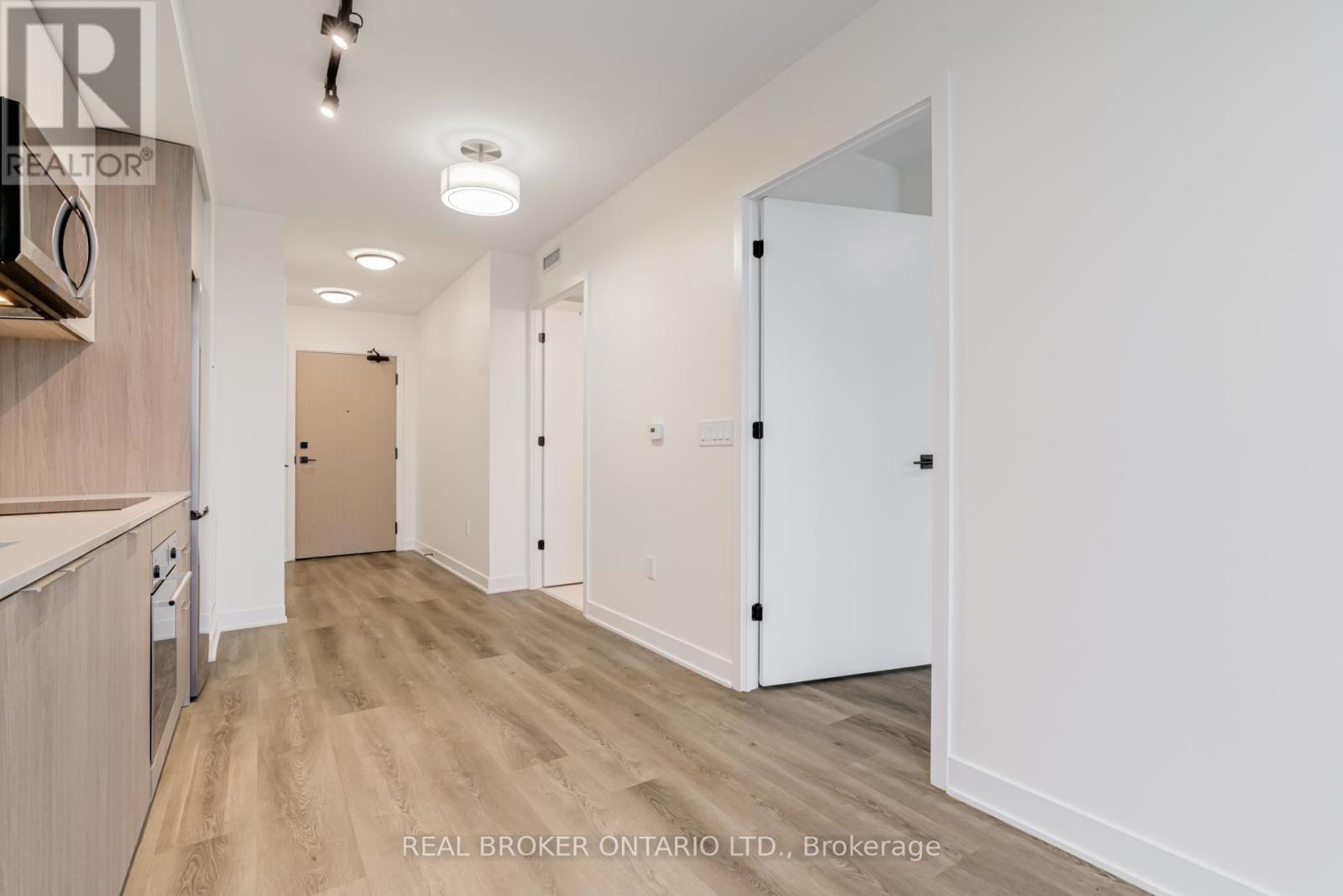 601 - 36 Zorra Street, Toronto, Ontario  M8Z 0G5 - Photo 5 - W12702308