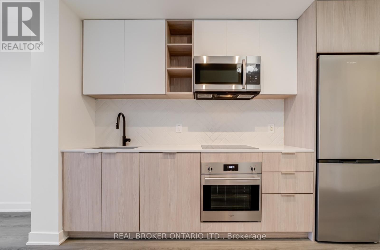 601 - 36 Zorra Street, Toronto, Ontario  M8Z 0G5 - Photo 6 - W12702308