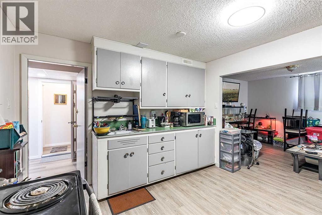241 11 Street SW, Medicine Hat, Alberta  T1A 4S5 - Photo 32 - A2264173