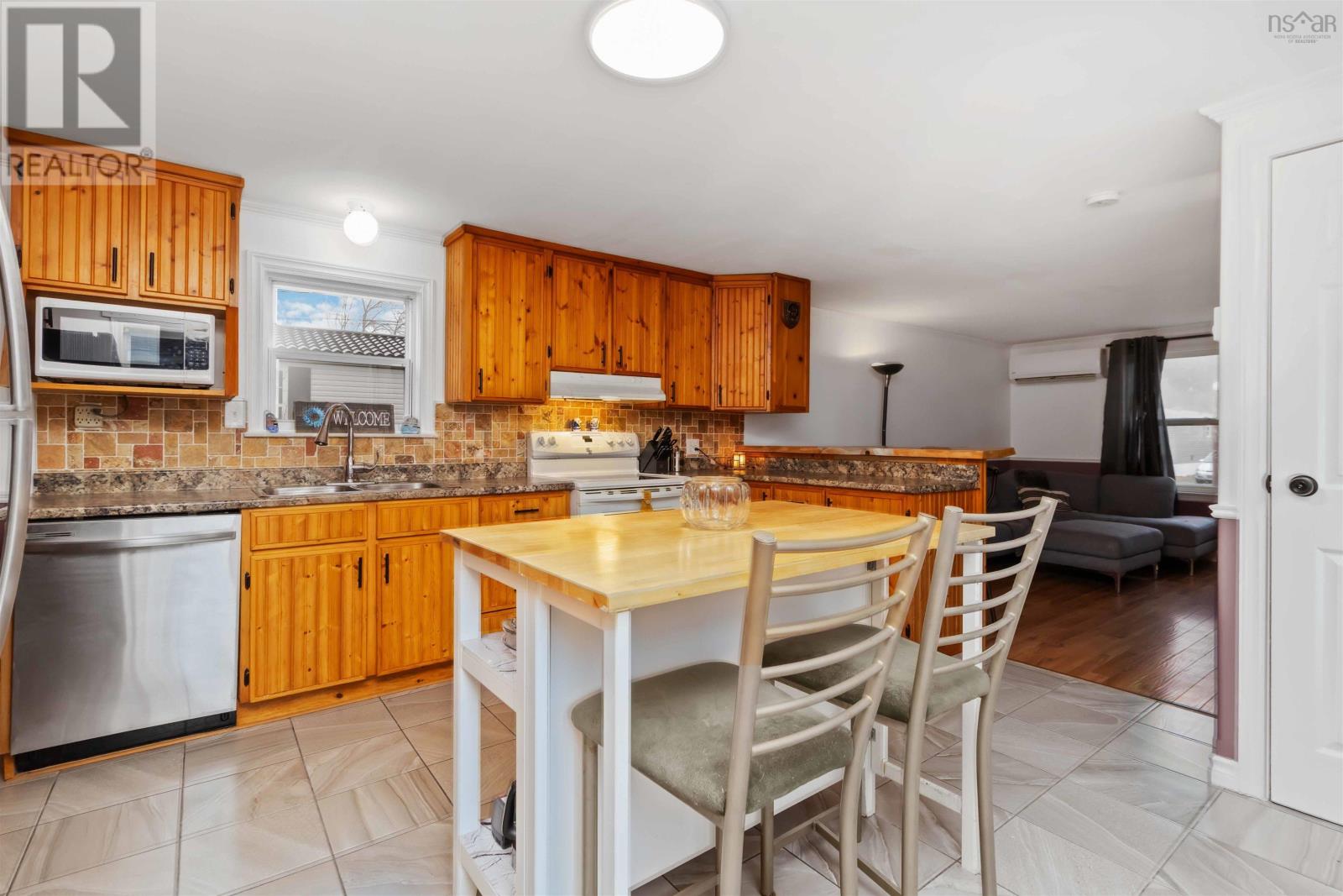 33 Elcona Avenue, Middle Sackville, Nova Scotia  B4E 3B1 - Photo 6 - 202600942