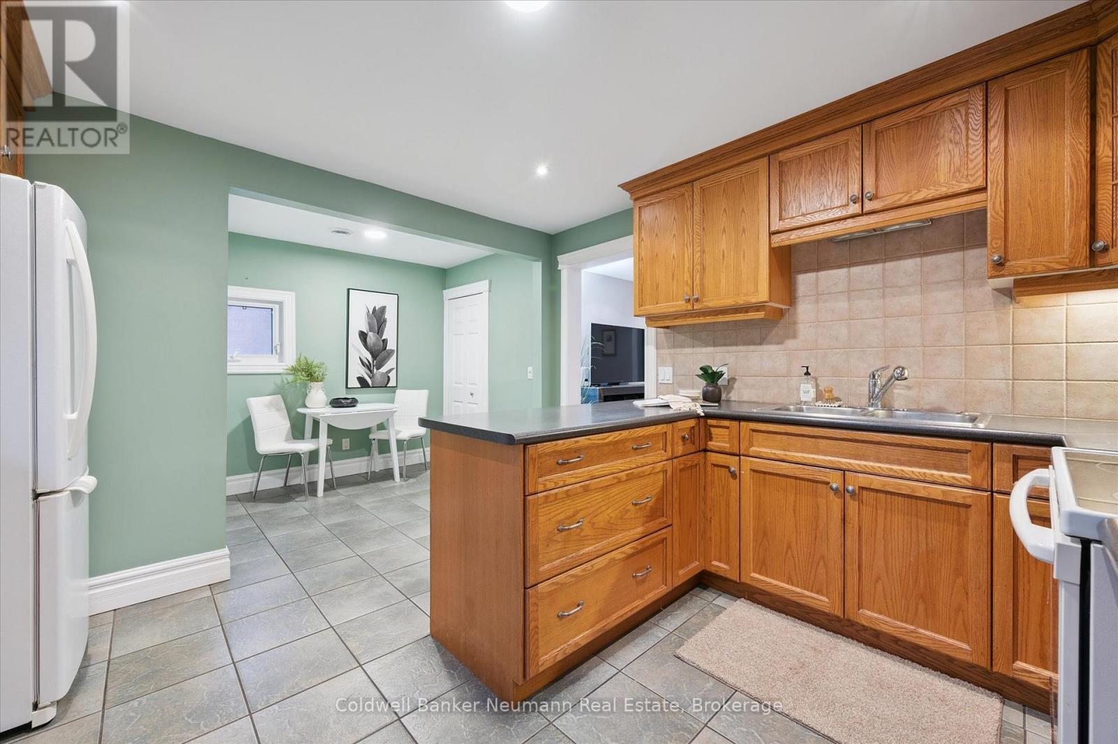 8 Drew Street, Guelph, Ontario  N1H 1Z5 - Photo 10 - X12702368