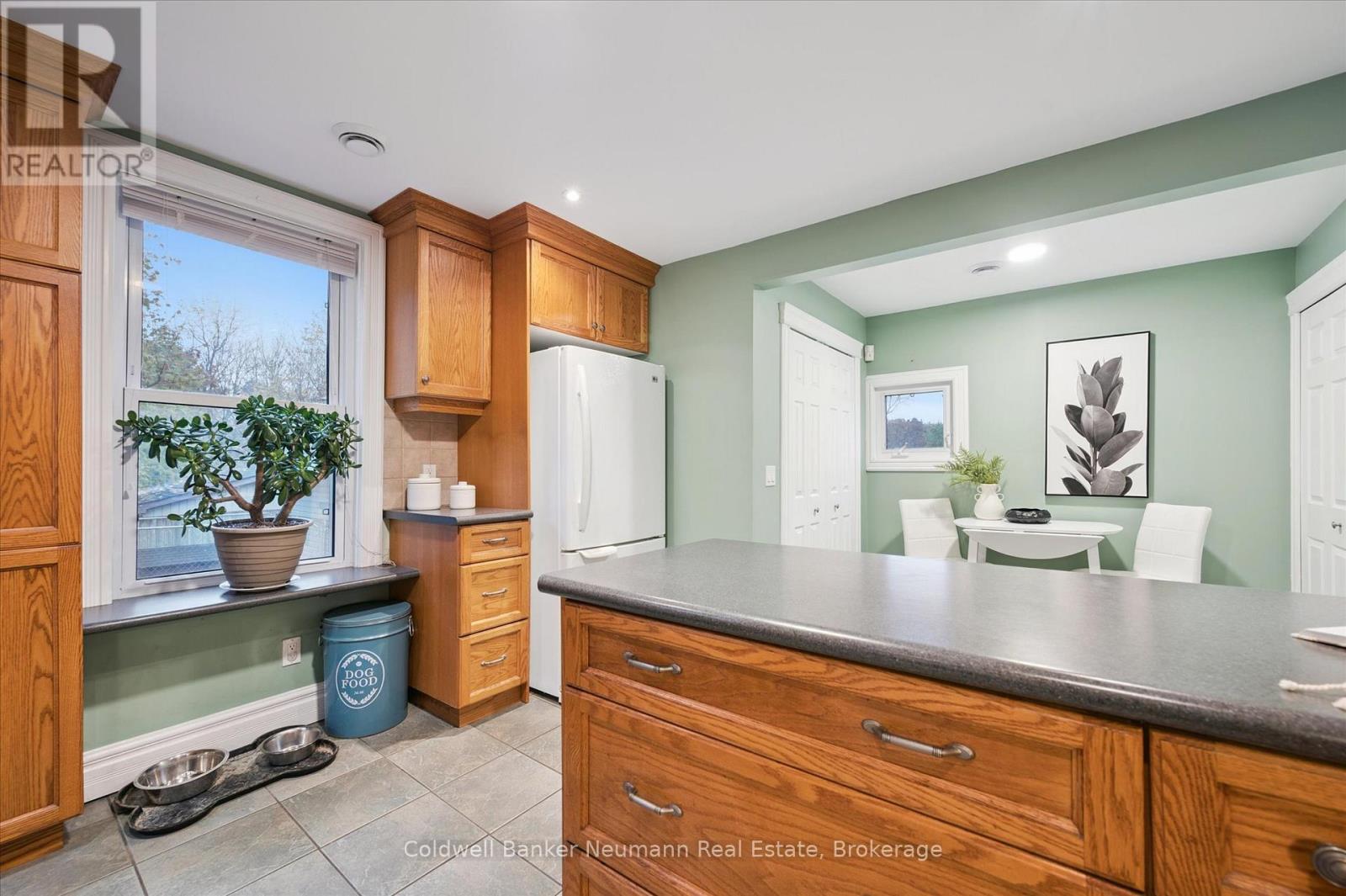 8 Drew Street, Guelph, Ontario  N1H 1Z5 - Photo 9 - X12702368