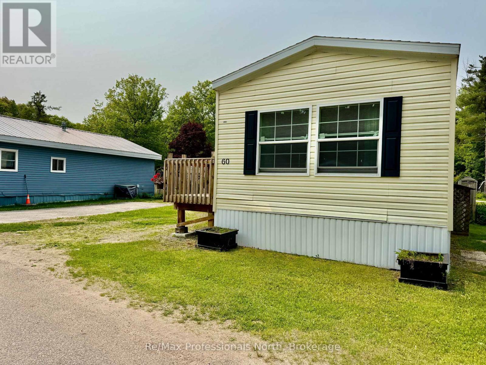 60 - 1007 Racoon Road, Gravenhurst (Morrison), Ontario  P1P 0C3 - Photo 3 - X12702502