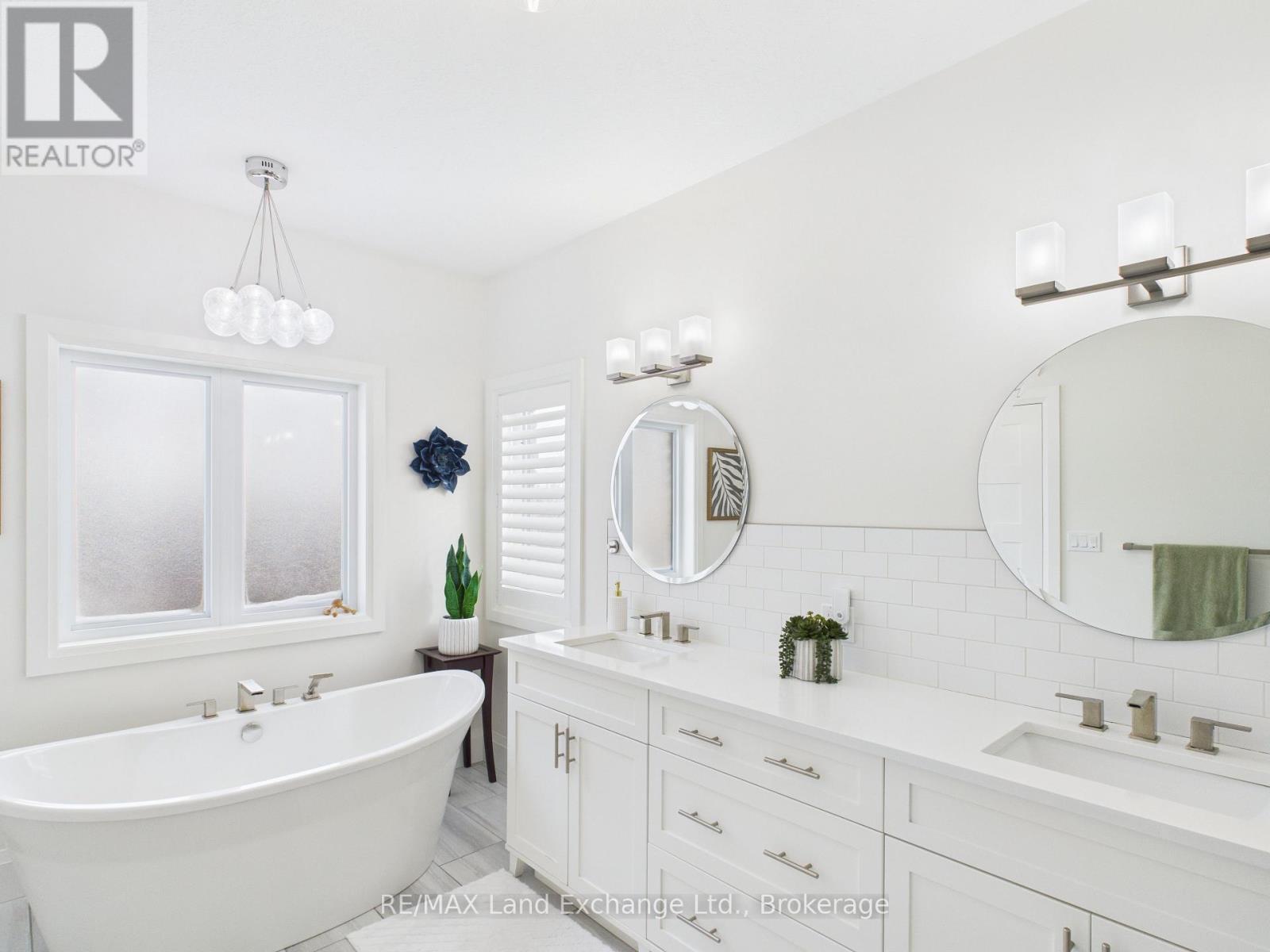 405 Mccullough Crescent, Kincardine, Ontario  N2Z 0A8 - Photo 15 - X12702536